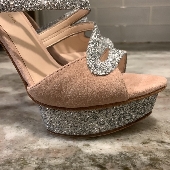 NIB Pelle Moda Ansel Frosty Glitter/Kid Suede Heels Sandals - Picture 5 of 10